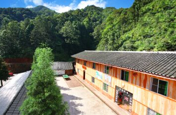 世外桃源度假村