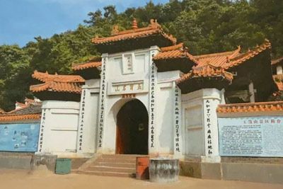云腾飚驭祠