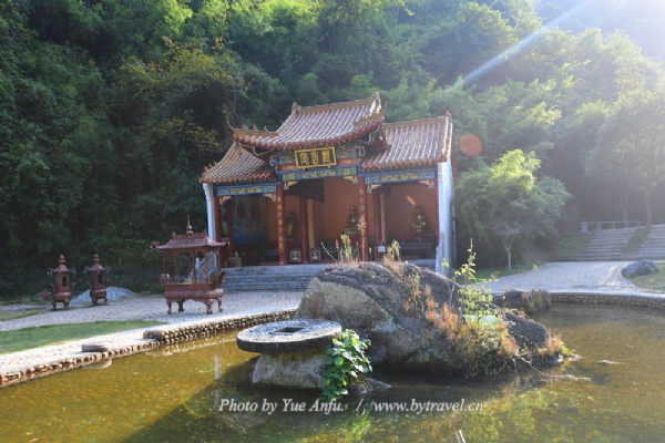 十八水原生态景区