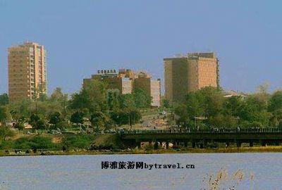 尼亚美