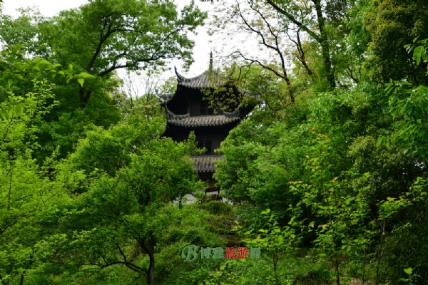 抱膝亭