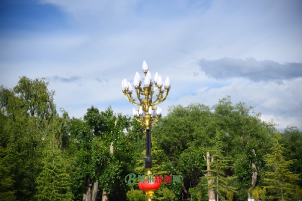 布达拉宫广场