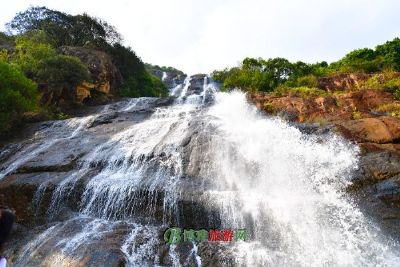 泉湖瀑布